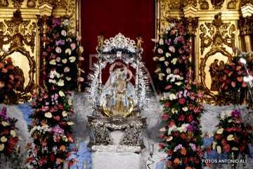 Máxima expectación en la bajada de la Virgen del Pino (Foto Antonio Alí)